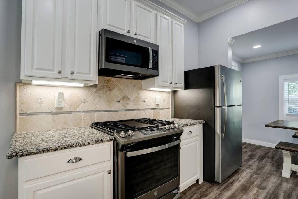 Renovated Beach Bungalow! Galveston Buitenkant foto